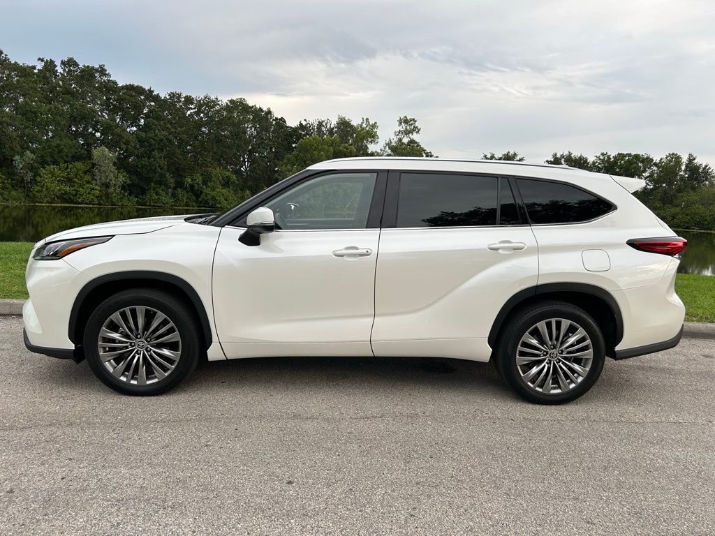 2021 Toyota Highlander Platinum 2