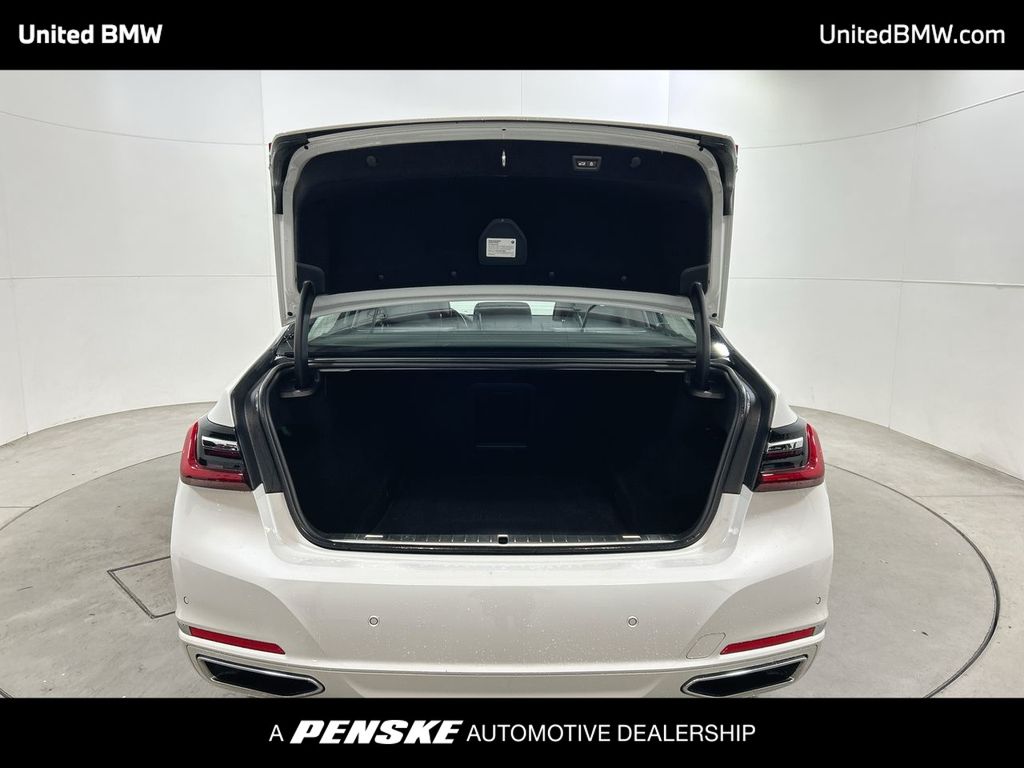 Thumbnail: 2022 BMW 7 Series - 22