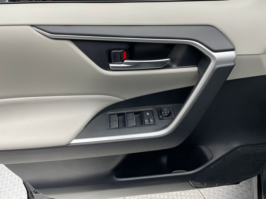 Thumbnail: 2024 Toyota RAV4 - 9