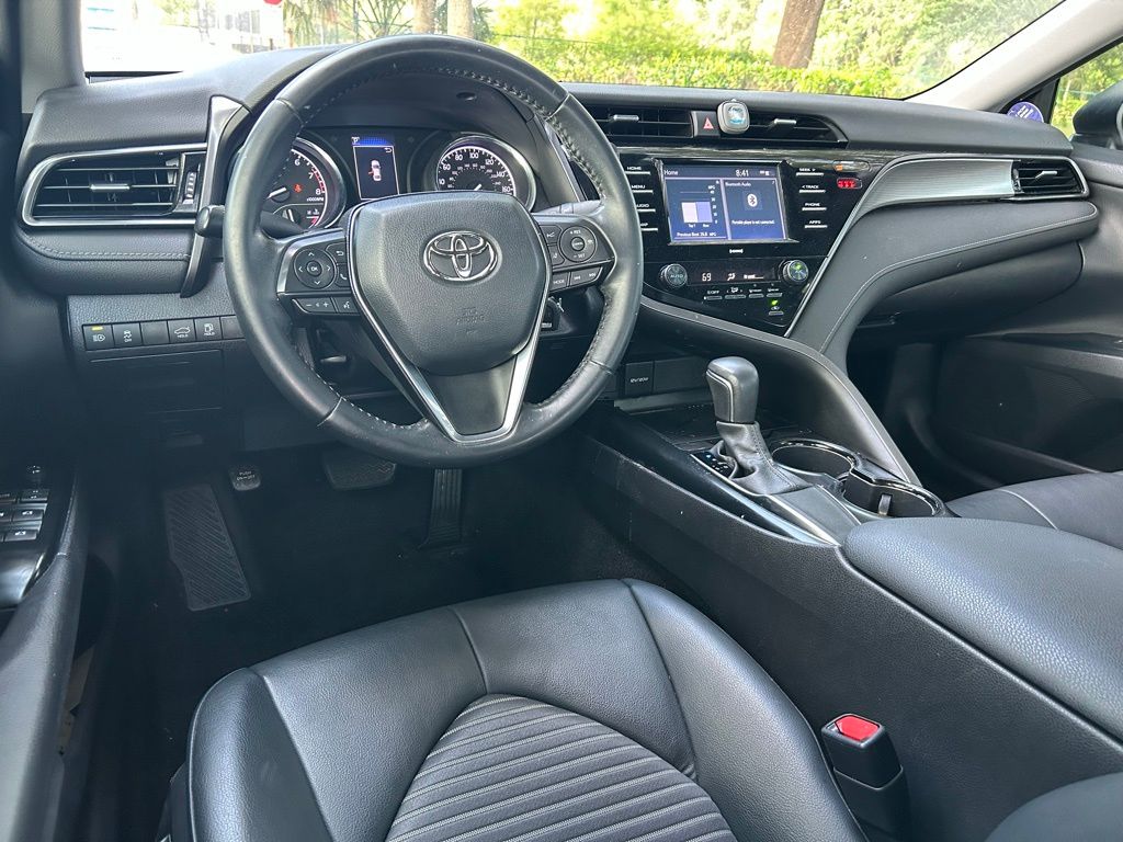 2020 Toyota Camry SE 12