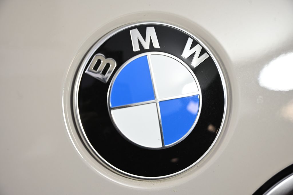 Thumbnail: 2026 BMW X1 - 13