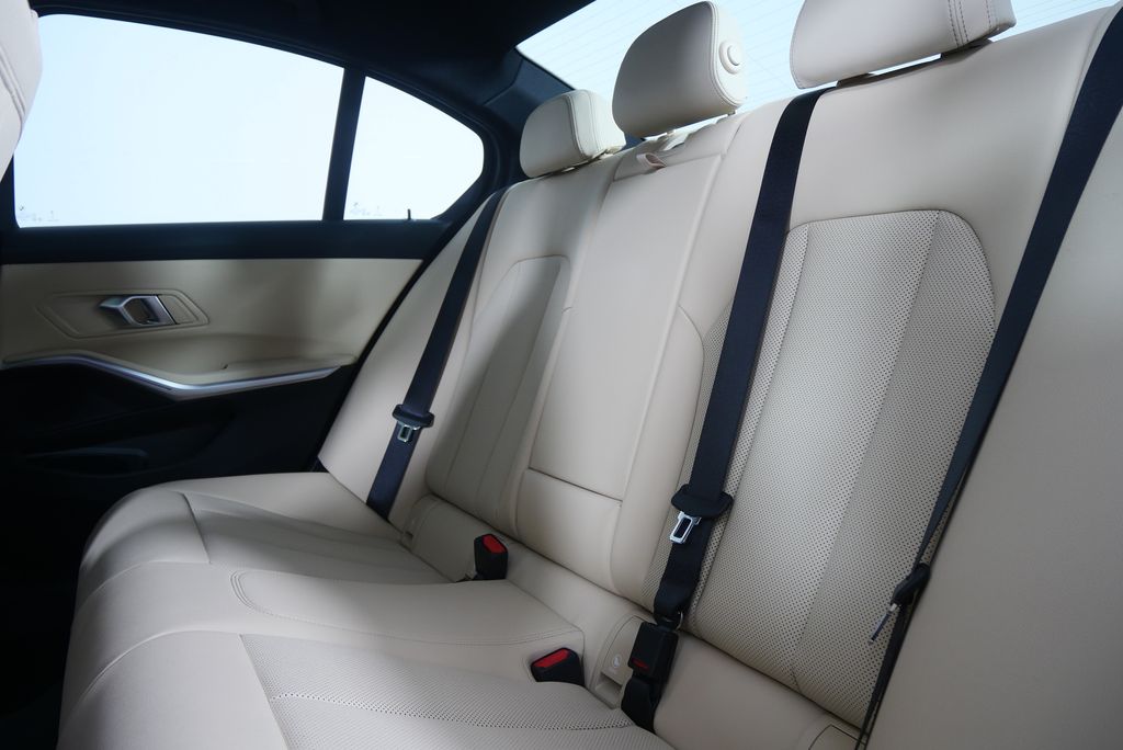 Thumbnail: 2026 BMW 3 Series - 30