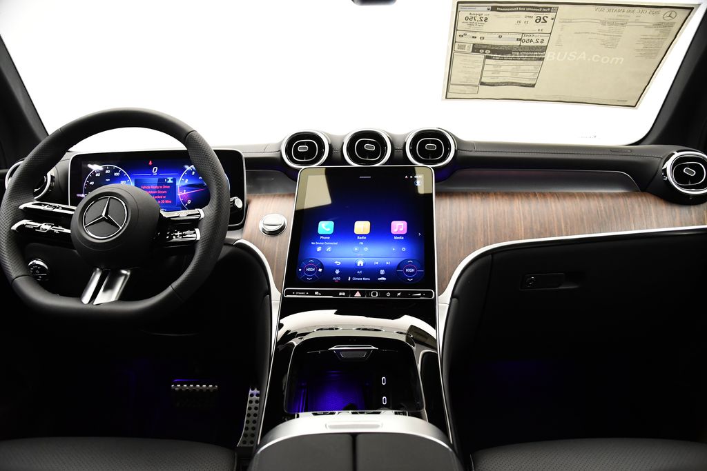 Thumbnail: 2025 Mercedes-Benz GLC - 18