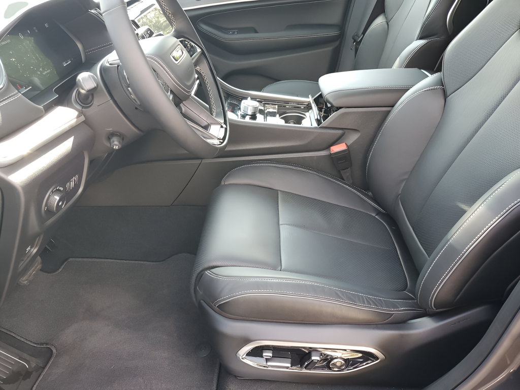 New Car 2025 Jeep Grand Cherokee  Overland For Sale Under $60,000 In Austin, Texas