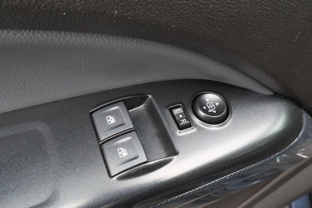 Thumbnail: 2018 Chevrolet Colorado - 17