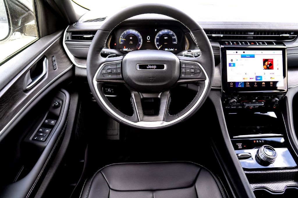 New Car 2025 Jeep Grand Cherokee L  Limited For Sale Under $50,000 In Taylor, Texas