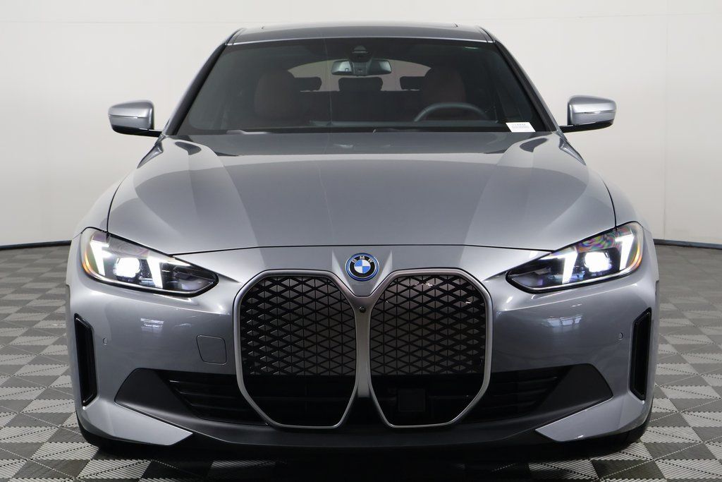 Thumbnail: 2025 BMW i4 - 2