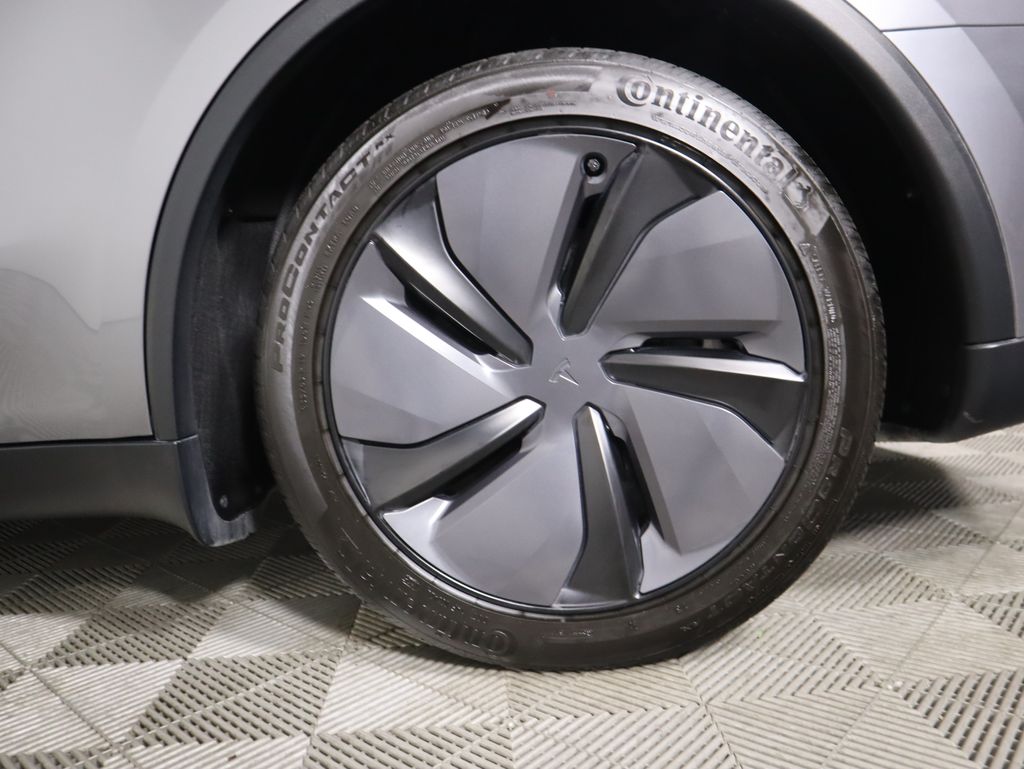 Thumbnail: 2026 Tesla Model Y - 32