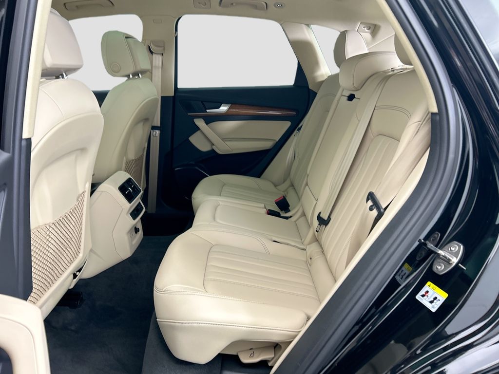 Thumbnail: 2023 Audi Q5 - 19