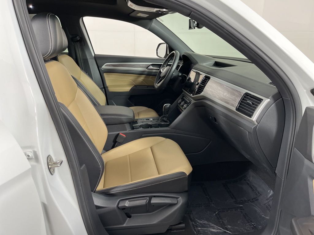 Thumbnail: 2022 Volkswagen Atlas - 8