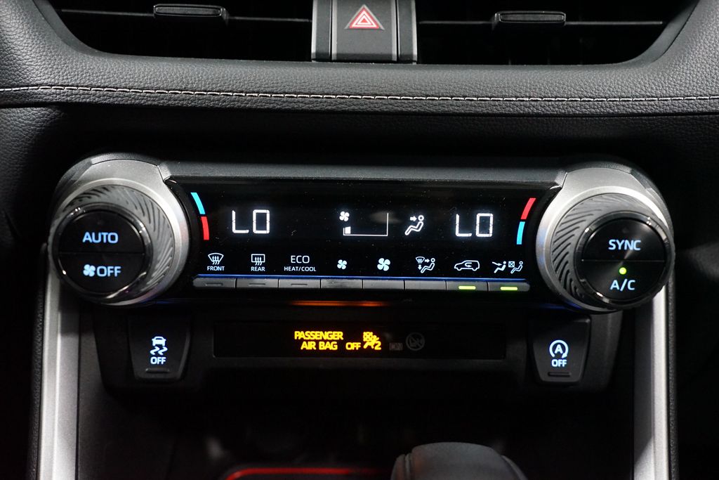 Thumbnail: 2021 Toyota RAV4 - 19