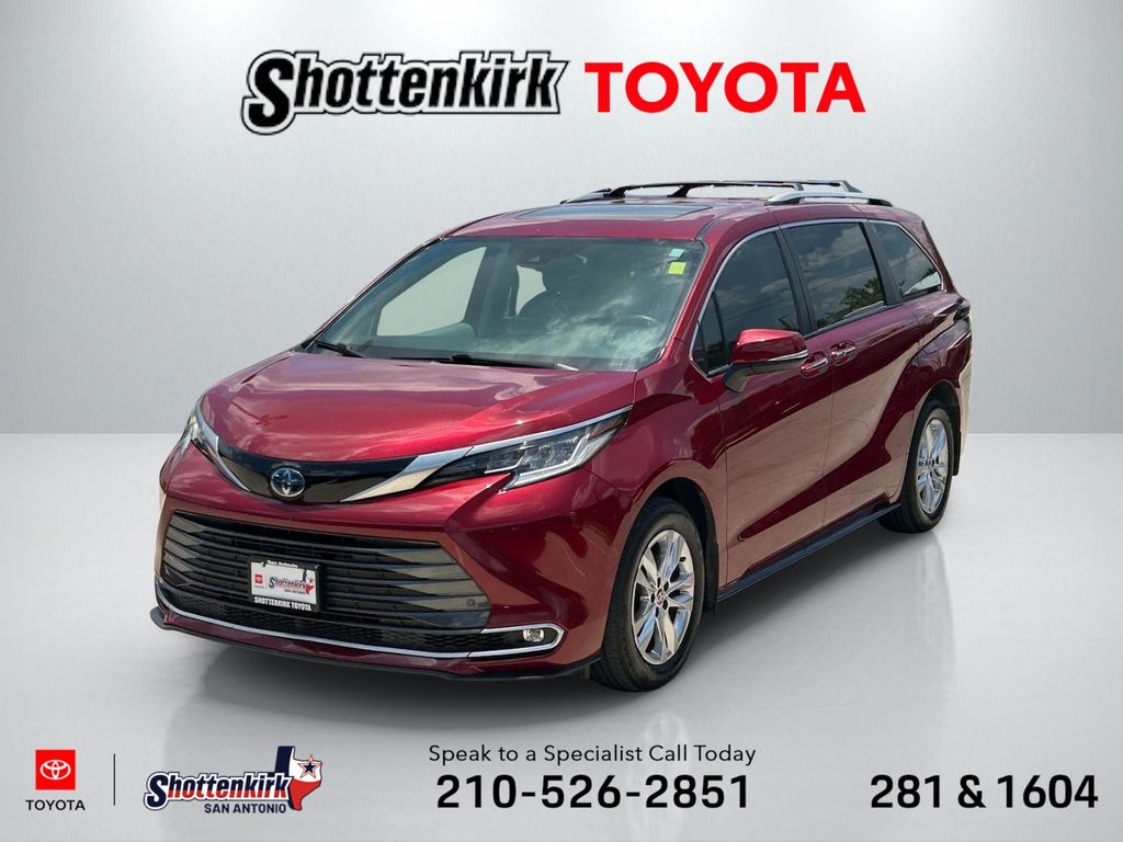 2023 Toyota Sienna Limited 7-Passenger Hybrid FWD's photo