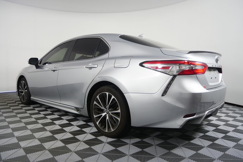 Thumbnail: 2018 Toyota Camry - 5