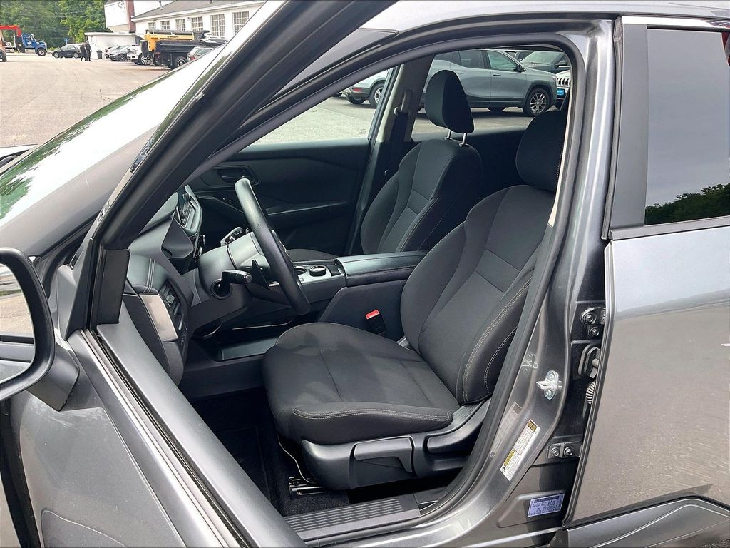 2024 Nissan Rogue — photo 10