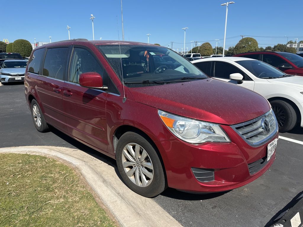 2012 Volkswagen Routan SE 3