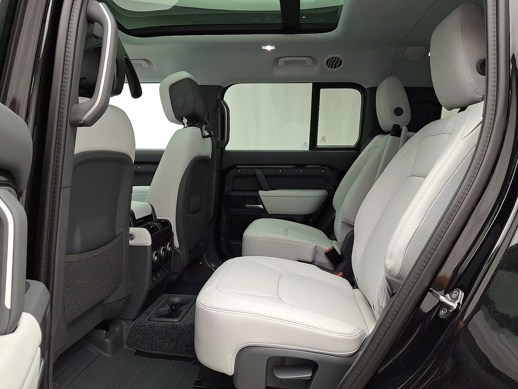 Thumbnail: 2025 Land Rover Defender - 6