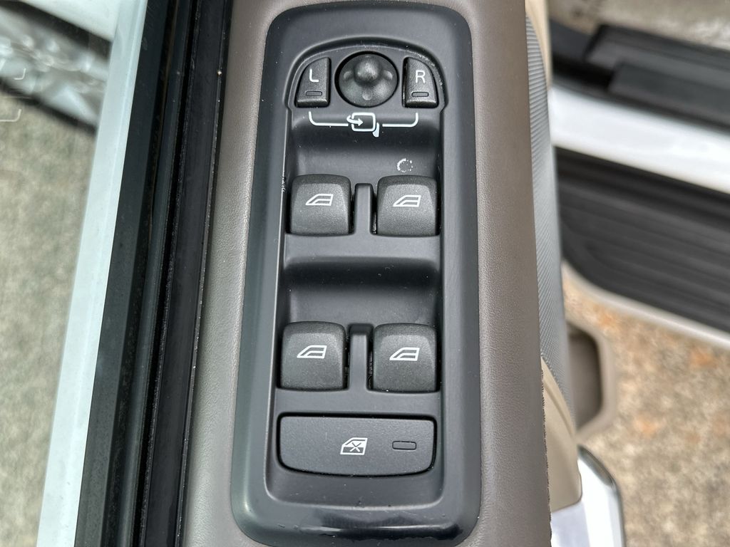 2016 Land Rover LR4 HSE  at Ultimate Motorsports