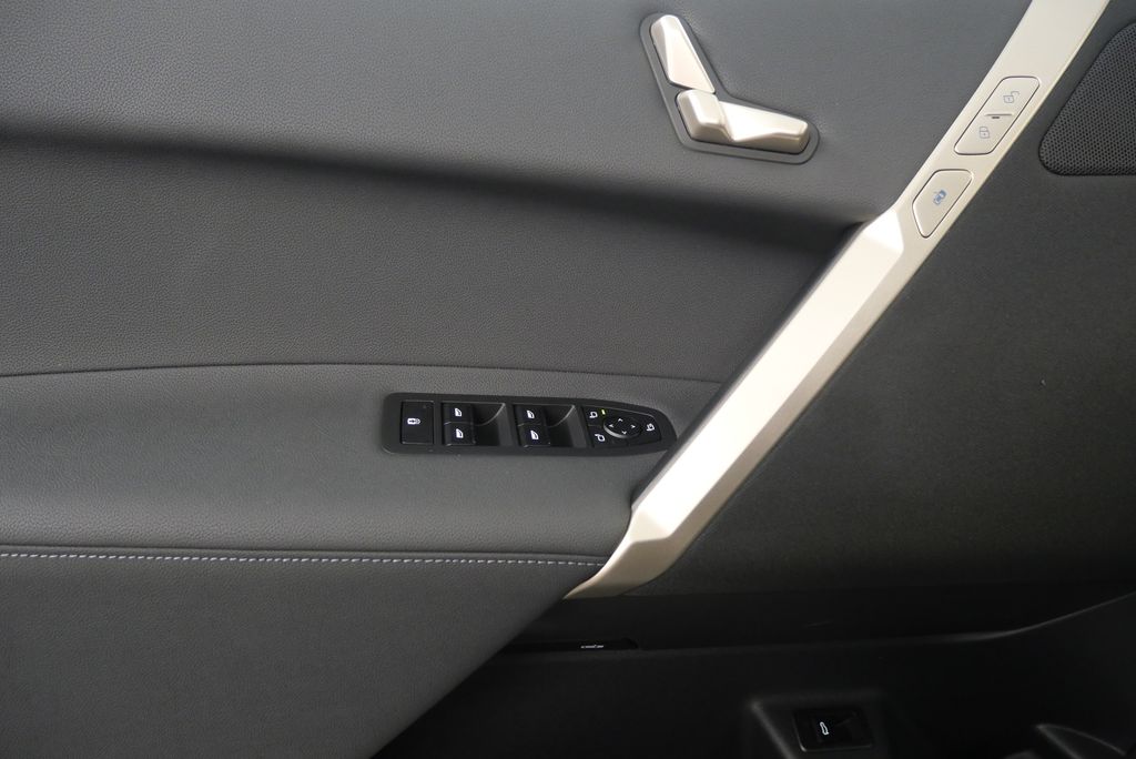 2025 BMW iX xDrive50 10