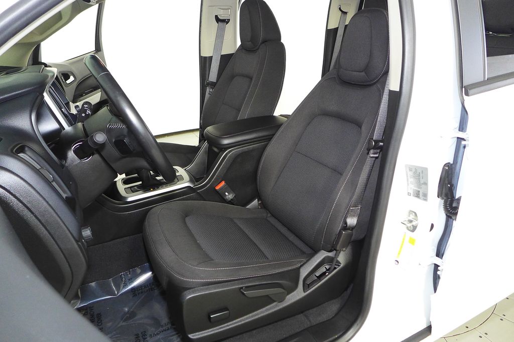 Thumbnail: 2022 Chevrolet Colorado - 21