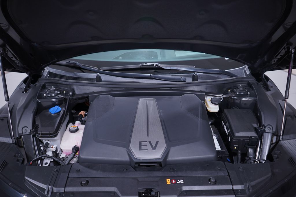 Thumbnail: 2022 Kia EV6 - 24