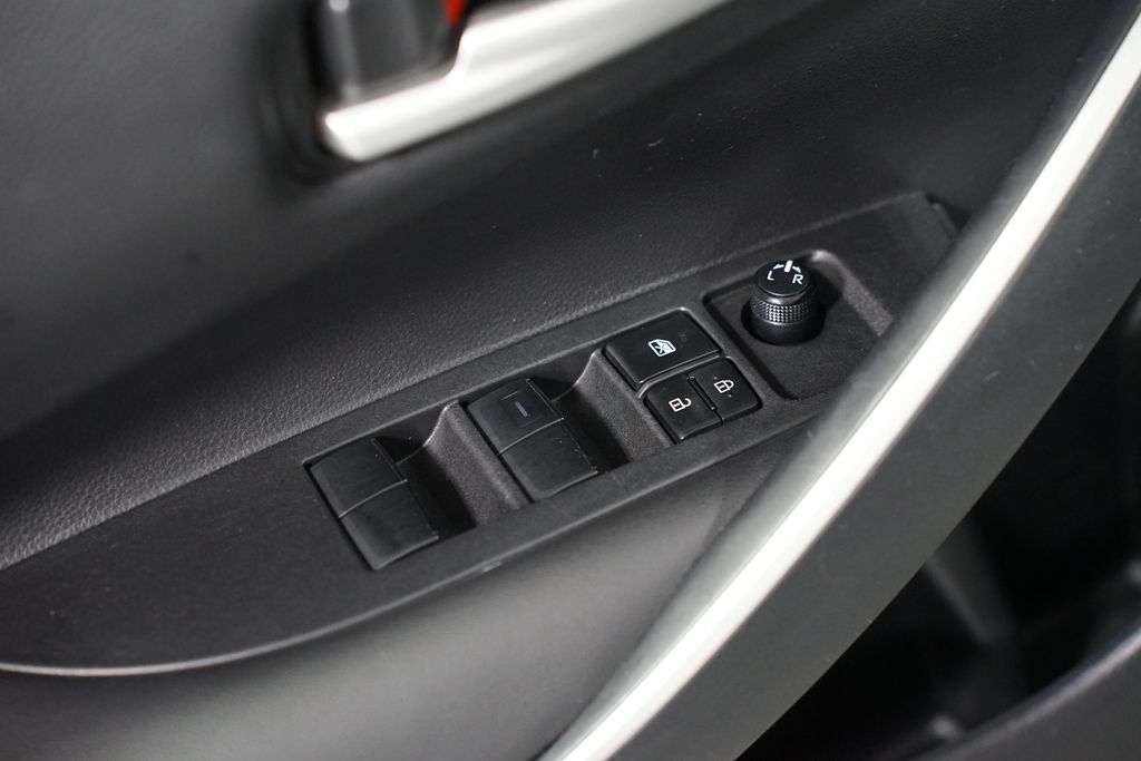 Thumbnail: 2022 Toyota Corolla - 29