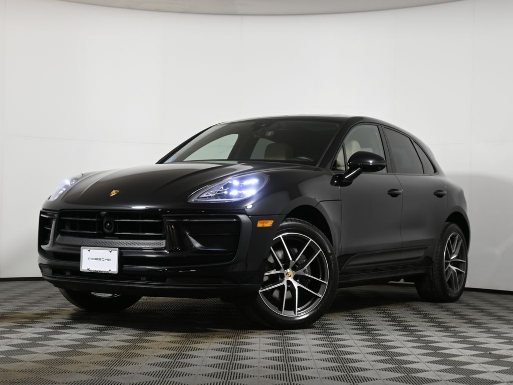 Thumbnail: 2024 Porsche Macan - 1