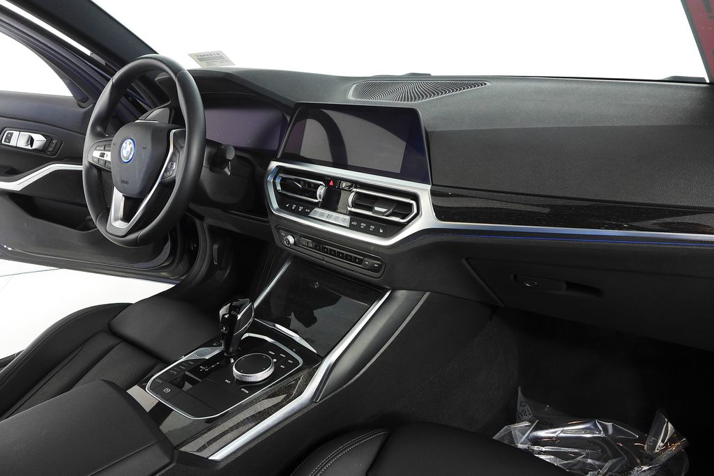 Thumbnail: 2022 BMW 3 Series - 13