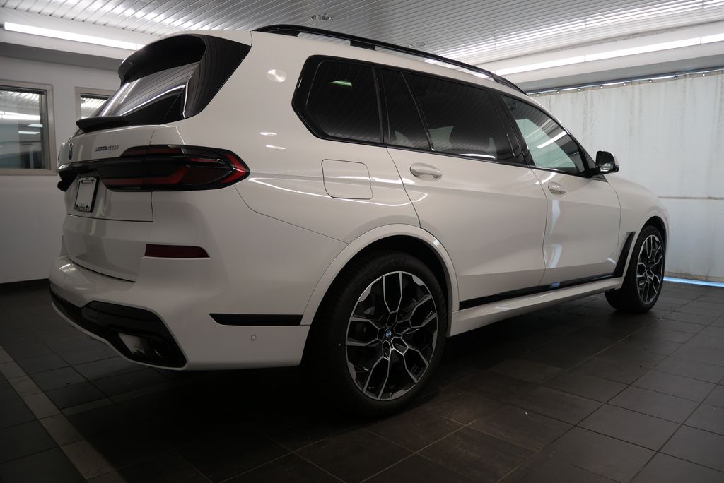 2025 BMW X7 xDrive40i 6