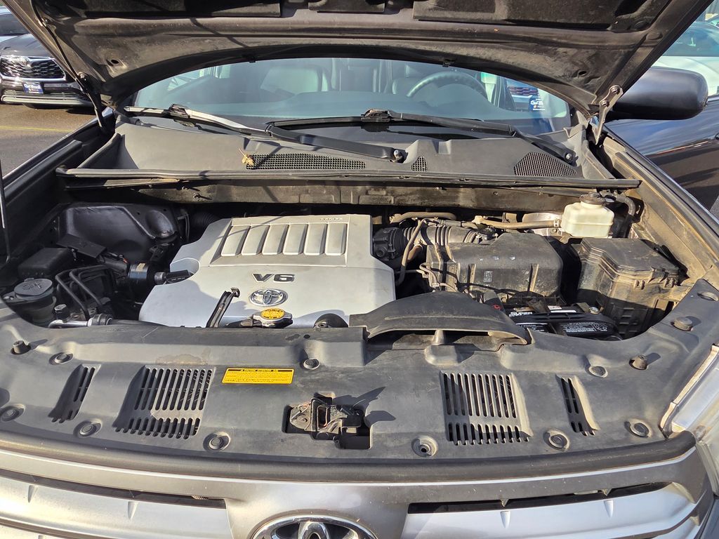 2011 Toyota Highlander SE