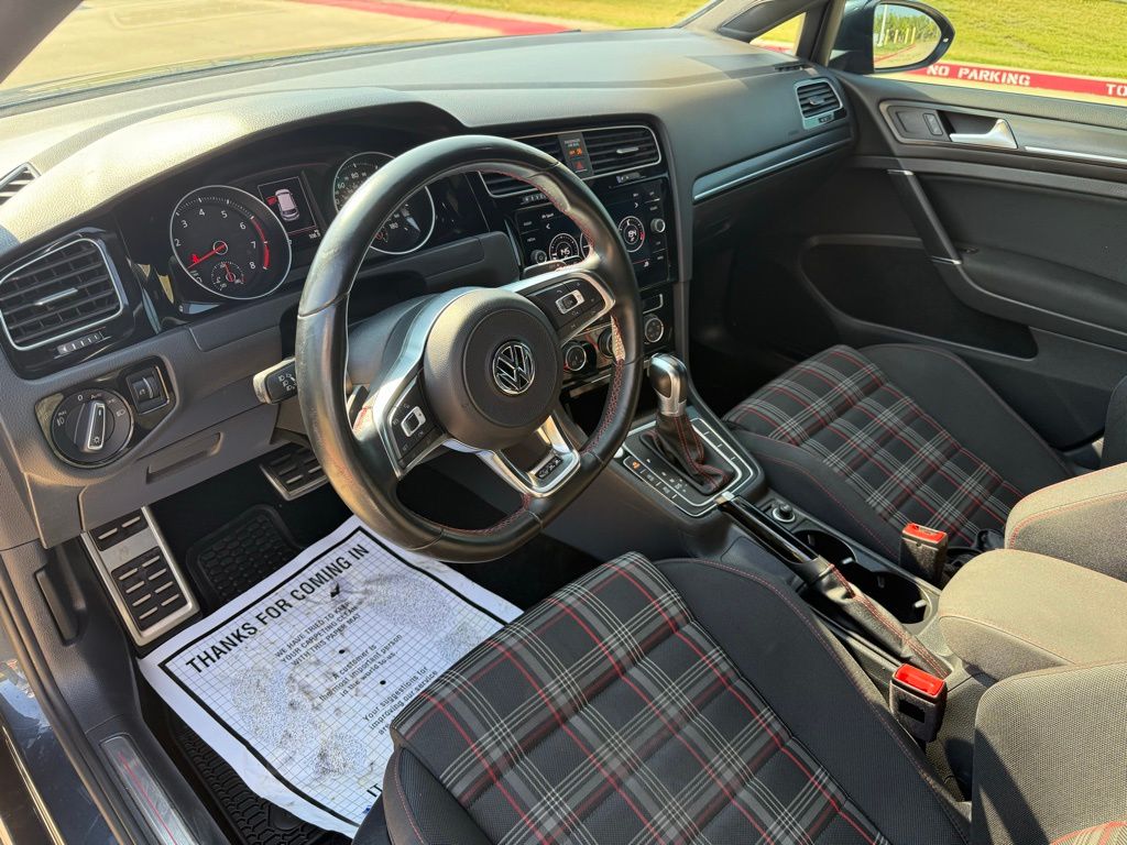 Thumbnail: 2018 Volkswagen Golf - 12