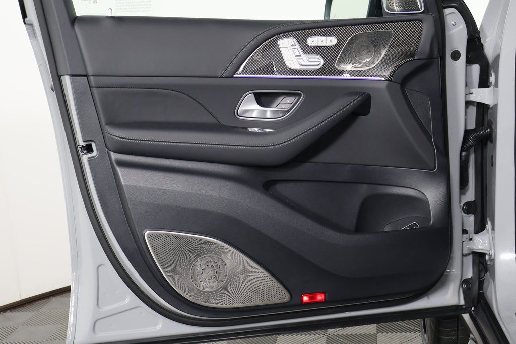 Thumbnail: 2026 Mercedes-Benz GLS - 8