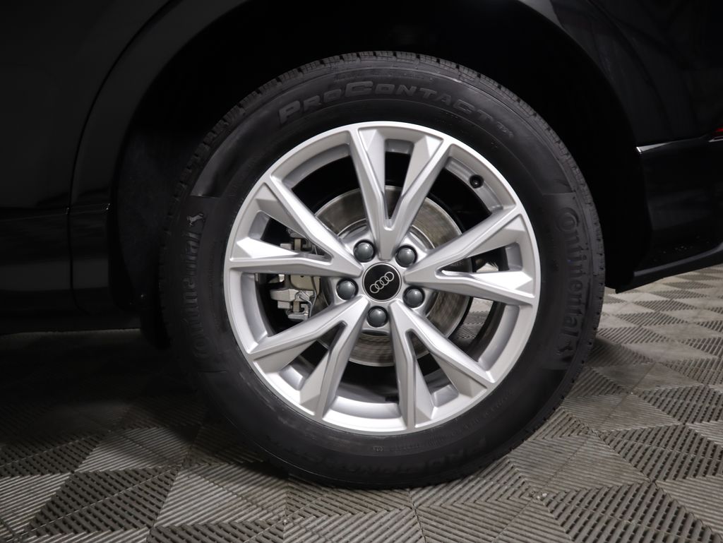 Thumbnail: 2025 Audi Q3 - 31