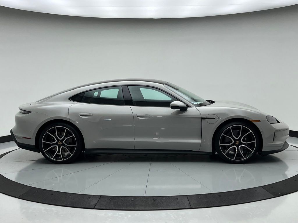 Thumbnail: 2025 Porsche Taycan - 8