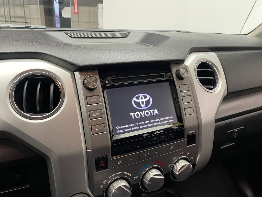 Thumbnail: 2014 Toyota Tundra - 29