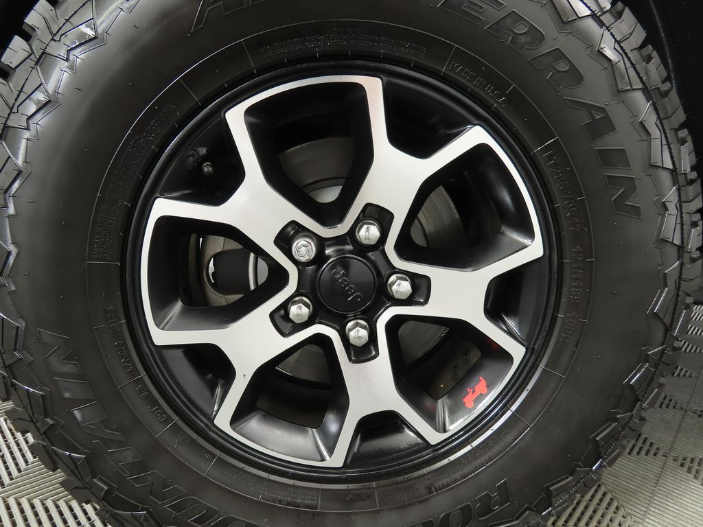 Thumbnail: 2021 Jeep Wrangler - 32
