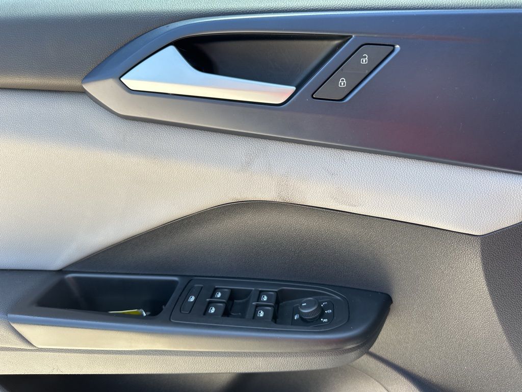 2022 Gray Volkswagen Taos 1.5T SE FWD SUV