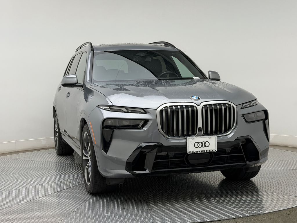 Thumbnail: 2023 BMW X7 - 3