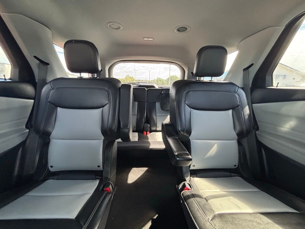 2022 Ford Explorer XLT 202A - 9