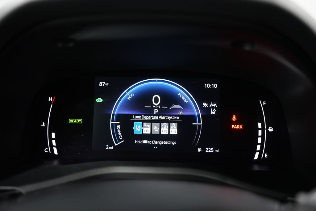 2025 Toyota Camry SE 16