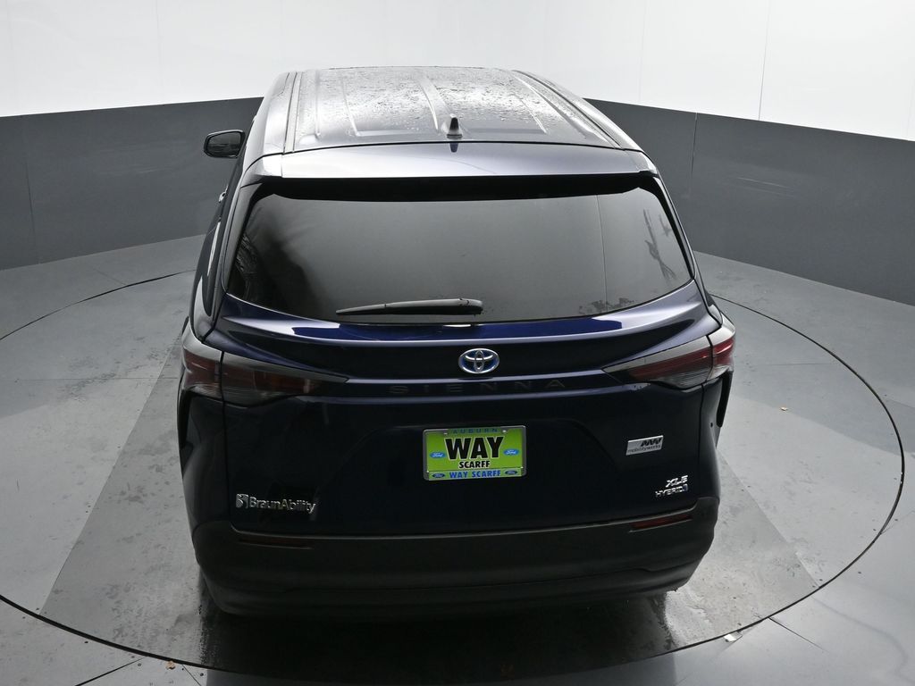 2024 Toyota Sienna XLE