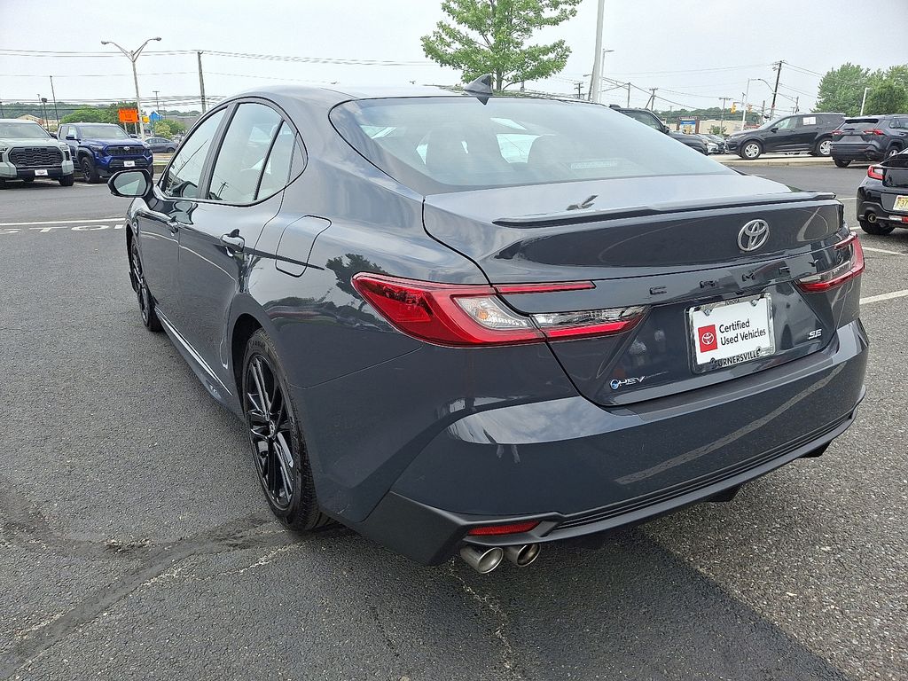 2025 Toyota Camry SE 4
