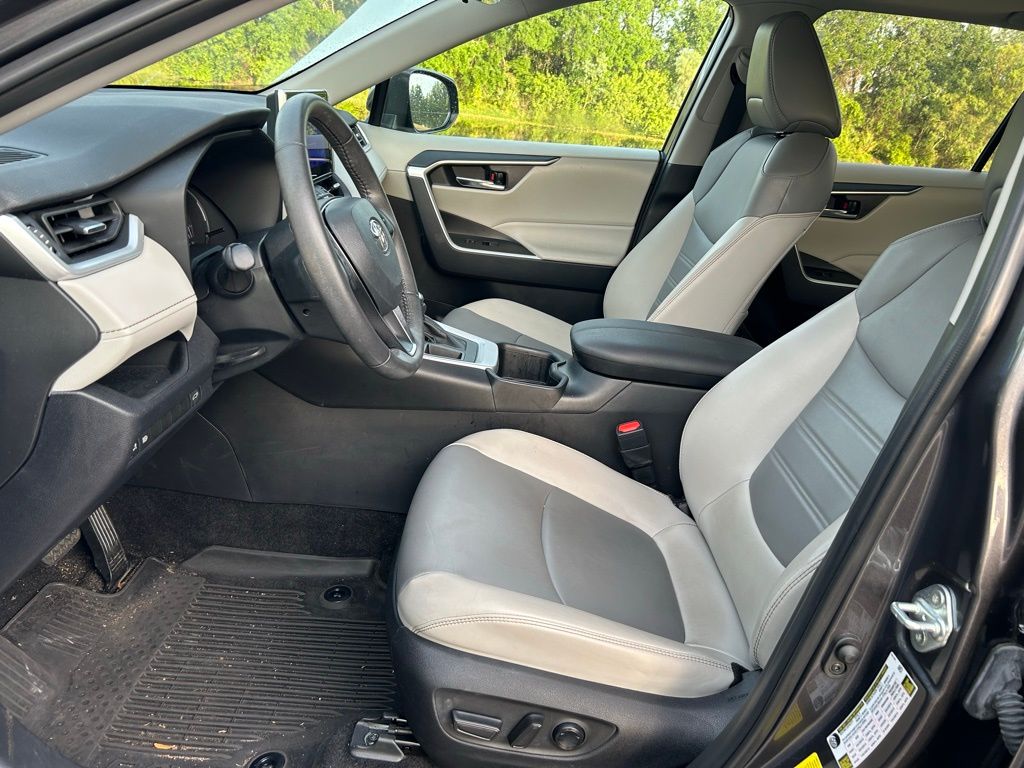 2024 Toyota RAV4 XLE Premium 14