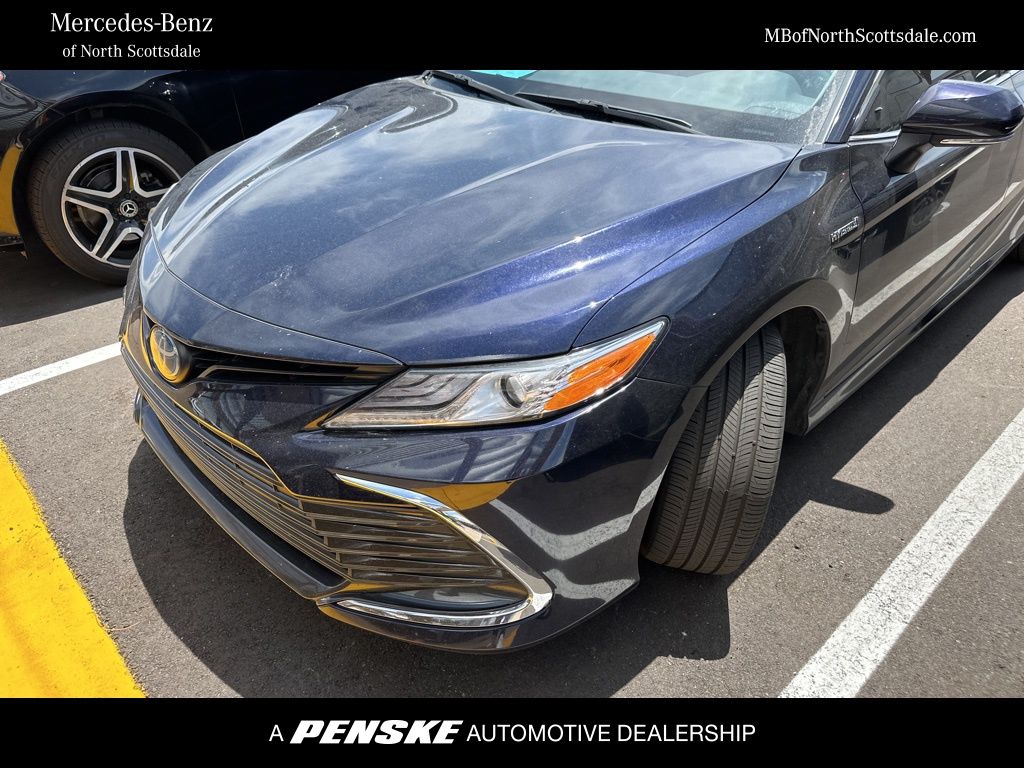 2021 Toyota Camry XLE Hero Image