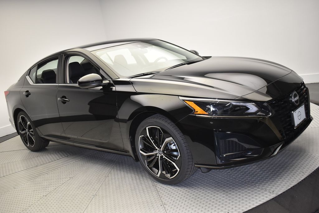 Thumbnail: 2025 Nissan Altima - 3