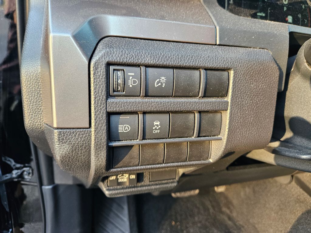 2024 Toyota Tacoma SR5 17