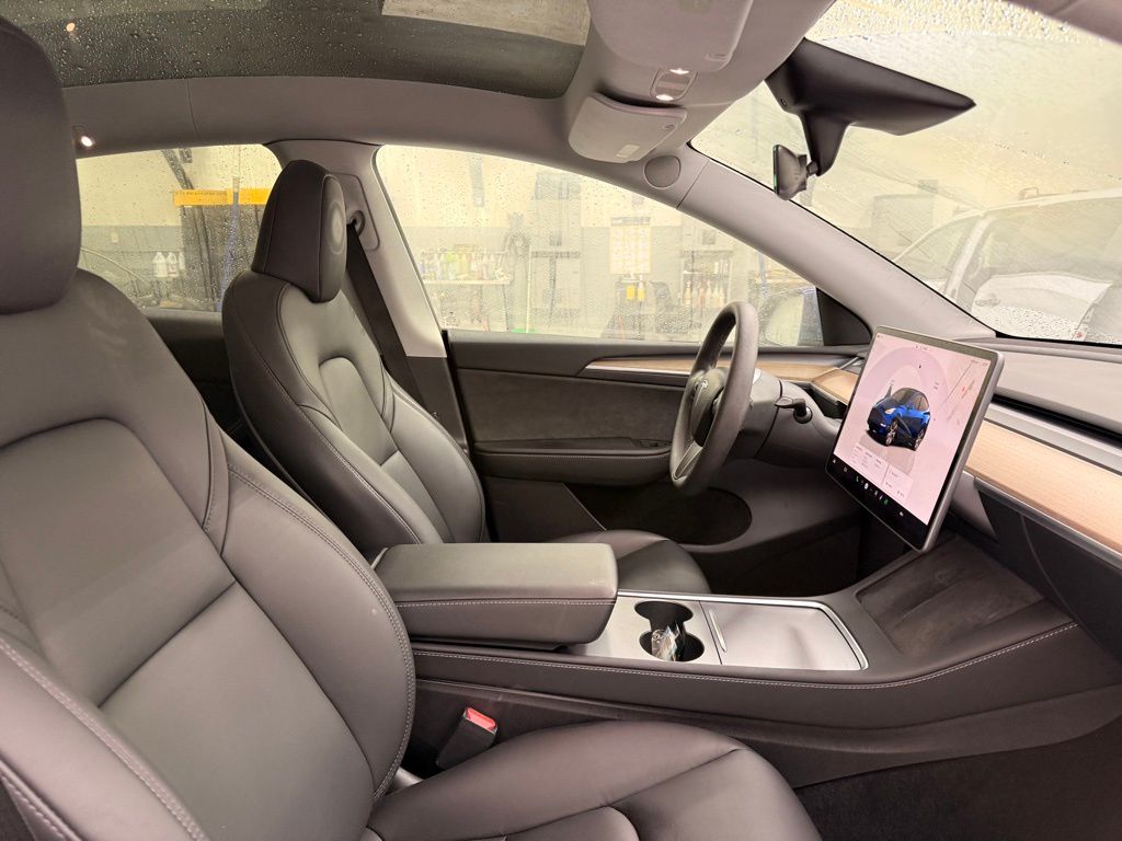 Thumbnail: 2023 Tesla Model Y - 27