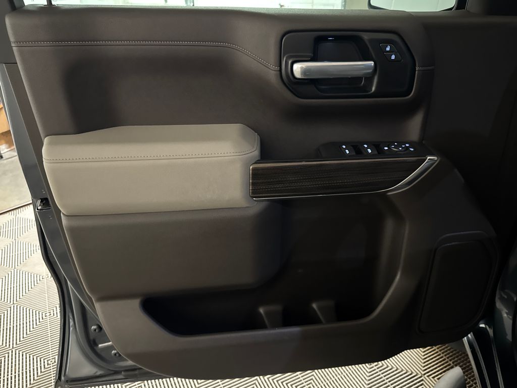 2021 Shadow Gray Metallic Chevrolet Silverado 1500 LT 4X4 Truck