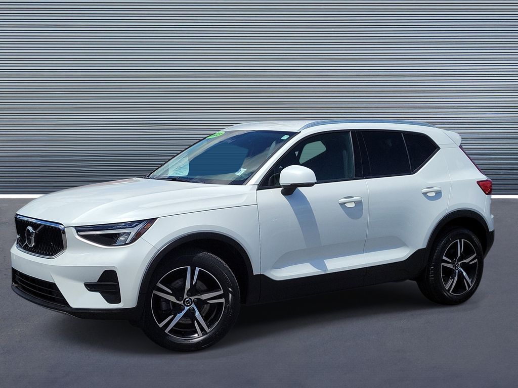 Crystal White 2023 Volvo XC40 B5 Core AWD SUV / Crossover All-Wheel Drive Automatic