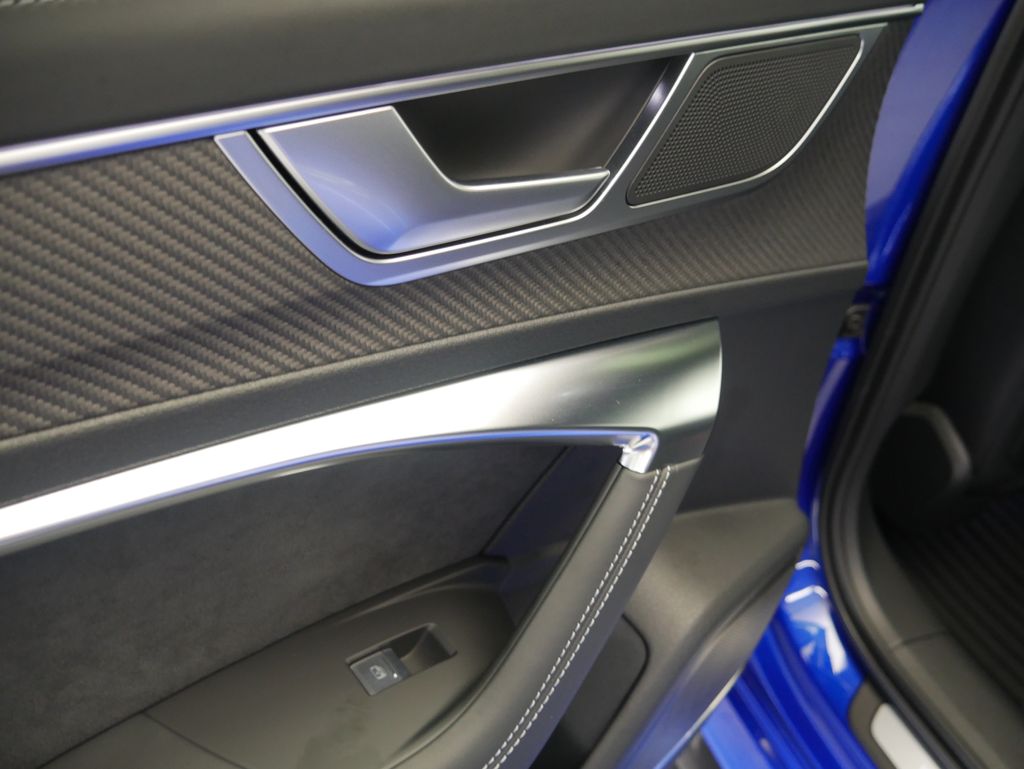 Thumbnail: 2023 Audi RS 6 - 19