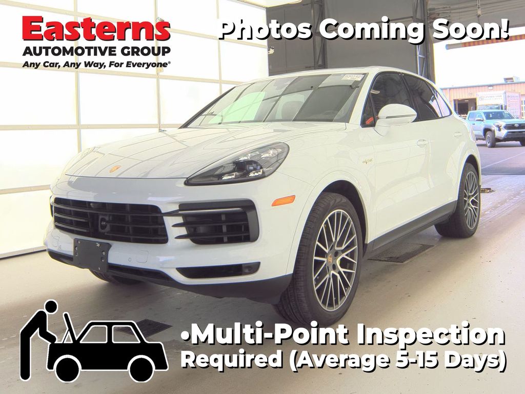 White 2019 Porsche Cayenne AWD SUV / Crossover All-Wheel Drive 8-Speed Automatic